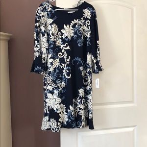 Bell sleeve dress